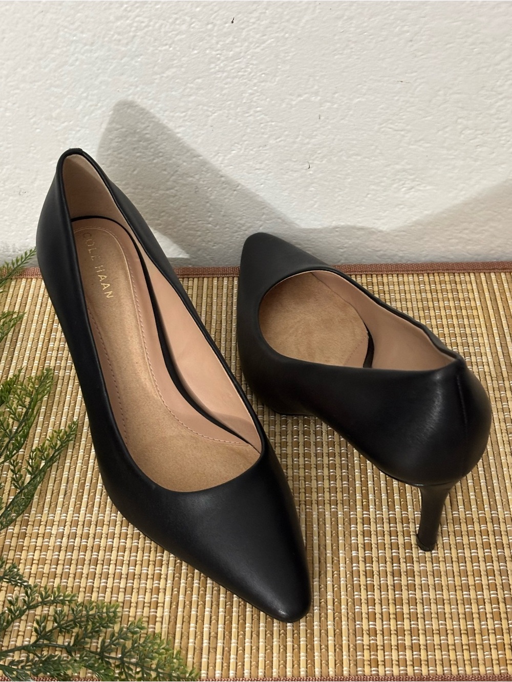 Cole Haan Woman W33865 Pointed Toe Pumps Size: 7.5B